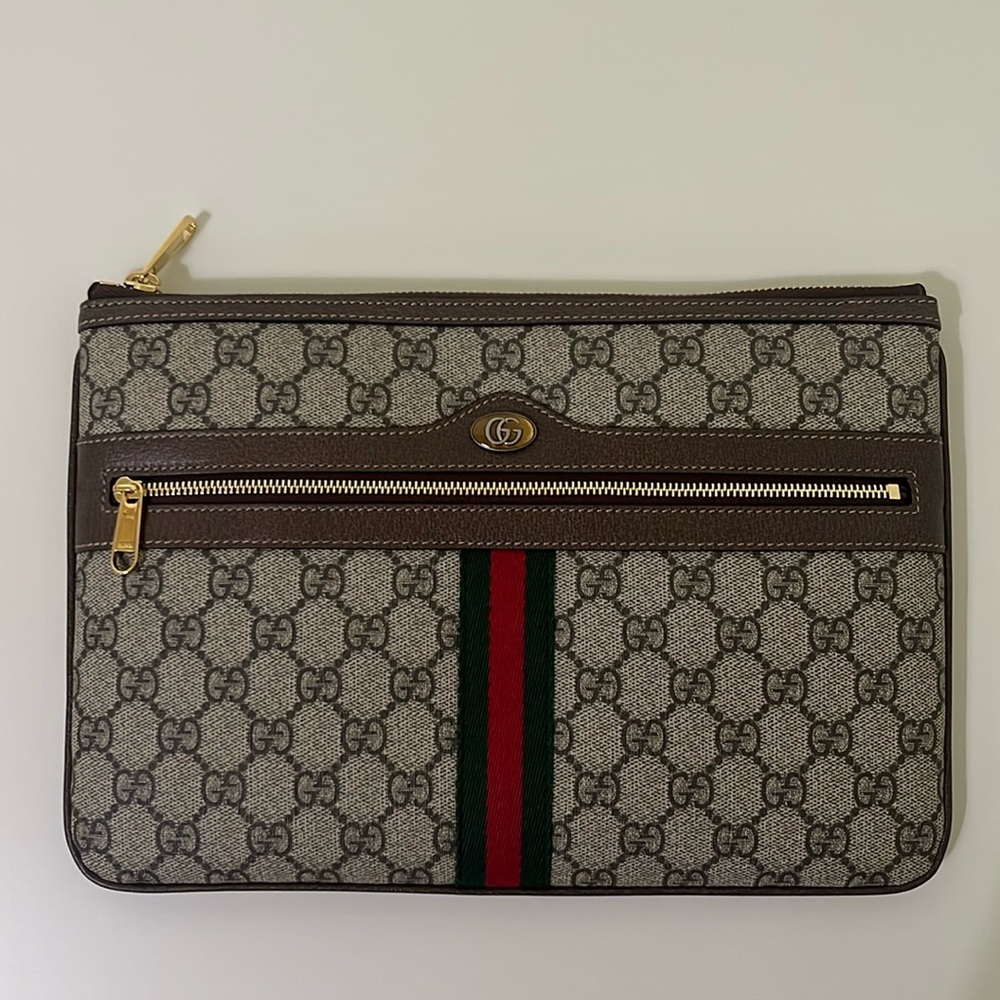 Authentic GG Supreme Ophidia zip clutch bag- new with original packaging!